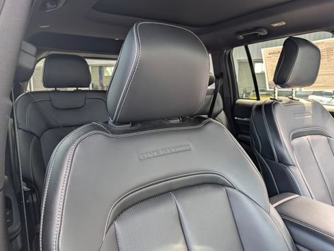 Used 2023 Jeep Grand Cherokee Overland AWD/4WD image 14