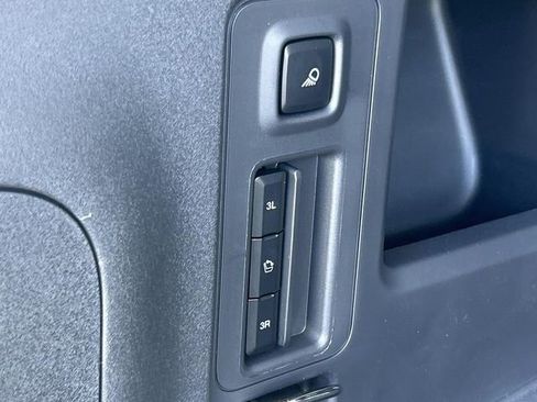 New 2025 Ford Expedition Active image 25