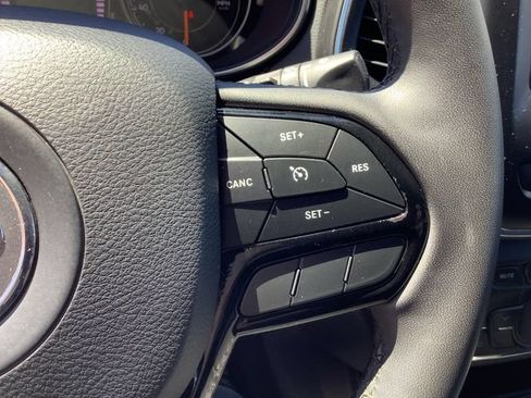Used 2020 Jeep Cherokee Latitude Plus FWD image 12