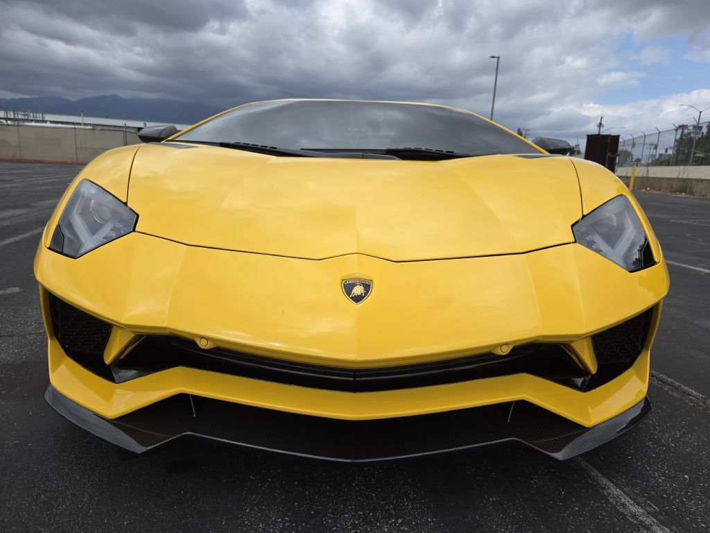Used 2018 Lamborghini Aventador S AWD/4WD image 4