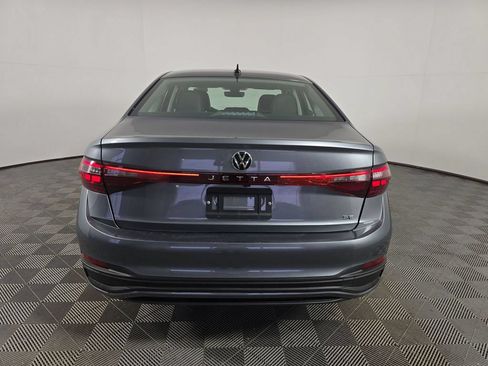 Used 2025 Volkswagen Jetta SE w/ Sunroof Package FWD image 3