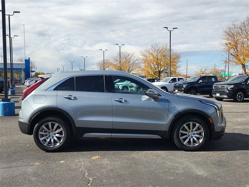 Used 2023 Cadillac XT4 Premium Luxury image 2