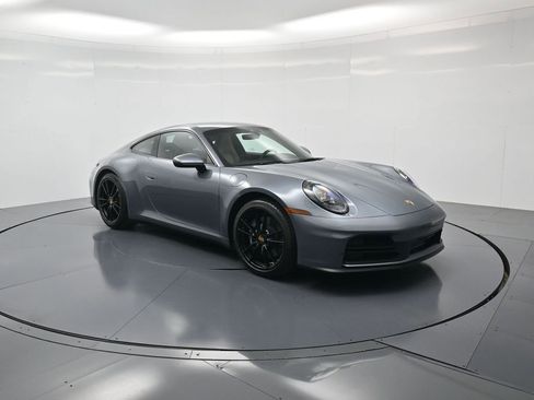 Used 2025 Porsche 911 Carrera image 32