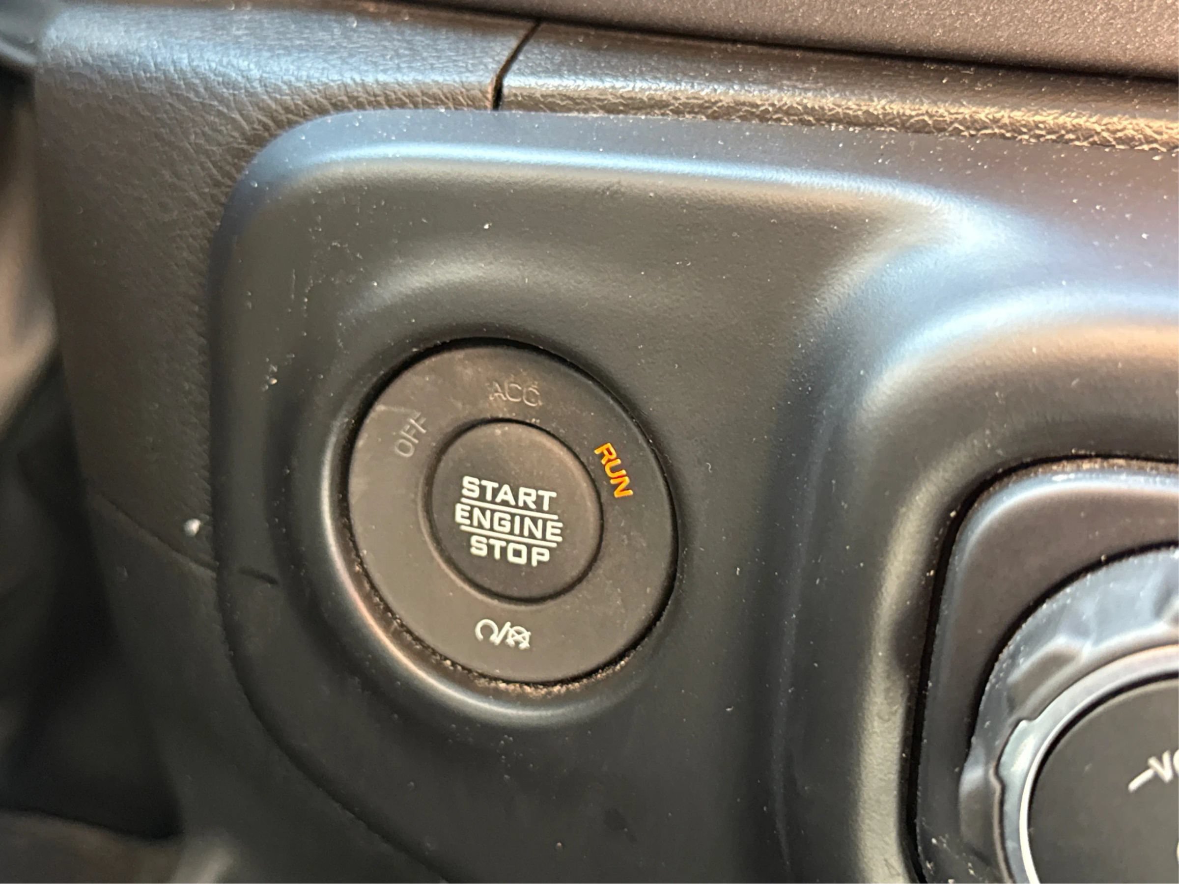 Used 2022 Jeep Gladiator Mojave w/ Cold Weather Group AWD/4WD image 33