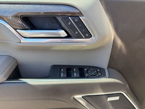 Used 2025 Chevrolet Silverado 1500 LTZ image 12