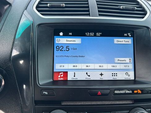 Certified 2017 Ford Explorer XLT w/ Equipment Group 202A image 27