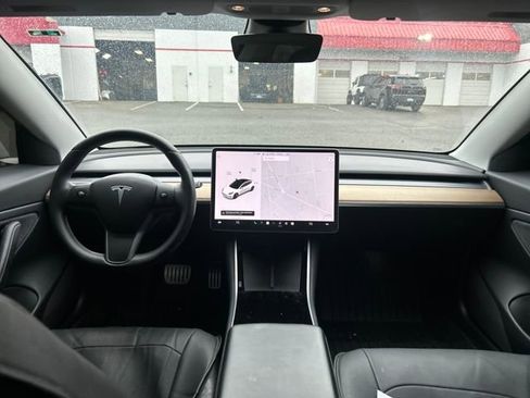 Used 2020 Tesla Model 3 Performance image 15