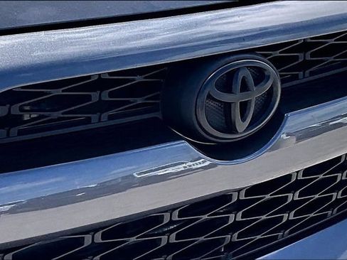 Used 2018 Toyota 4Runner SR5 Premium RWD image 24