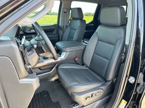 Used 2025 Chevrolet Silverado 1500 LT AWD/4WD image 11
