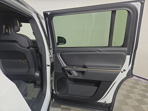 Used 2024 Rivian R1S Adventure Dual AWD/4WD image 19