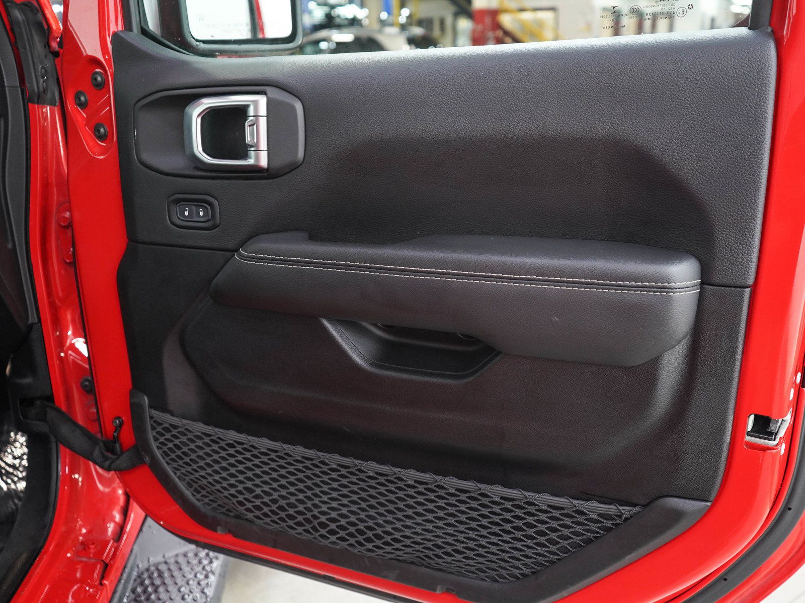 Used 2020 Jeep Wrangler Unlimited Sahara AWD/4WD image 9