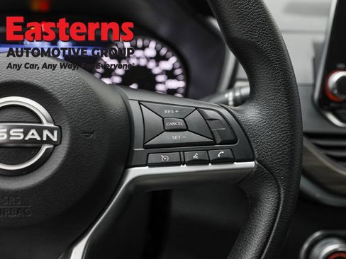 Used 2024 Nissan Altima 2.5 SV image 16