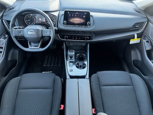 Used 2025 Nissan Rogue S image 10