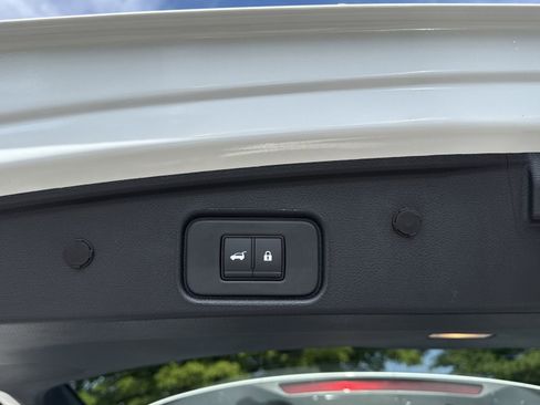New 2026 Nissan Pathfinder SV w/ SV Premium Package FWD image 21
