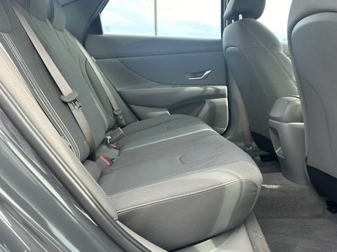 Used 2025 Hyundai Elantra Sport FWD image 15
