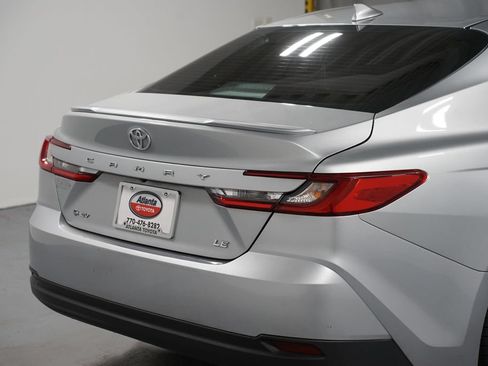 Used 2025 Toyota Camry LE w/ Convenience Package FWD image 9