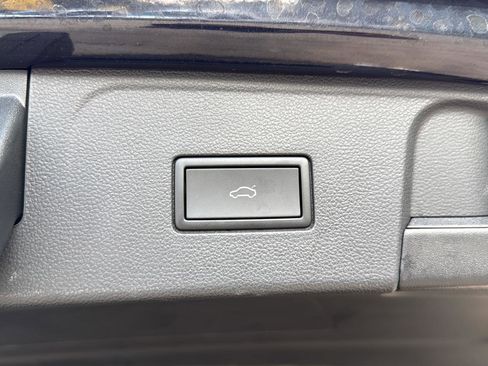 Used 2024 Volkswagen Atlas SE image 23