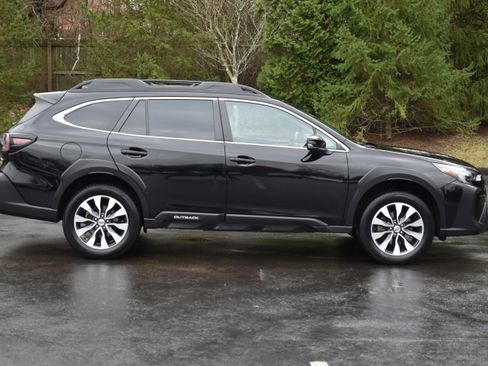 Used 2024 Subaru Outback Limited image 35