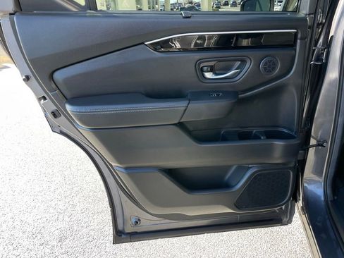 Certified 2025 Honda Pilot EX-L image 38