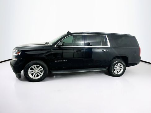 Used 2018 Chevrolet Suburban LT image 4