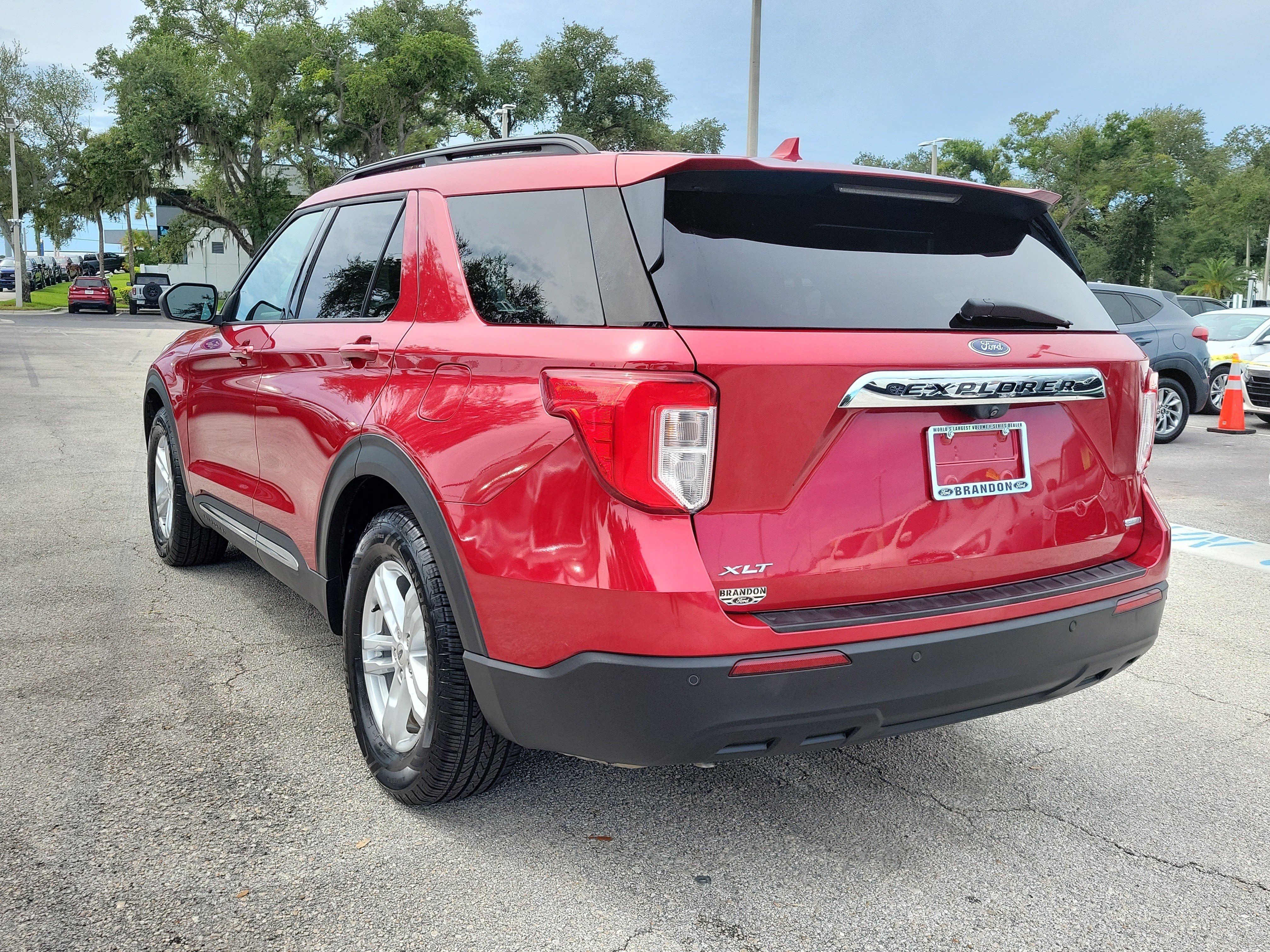 Used 2020 Ford Explorer XLT RWD image 7