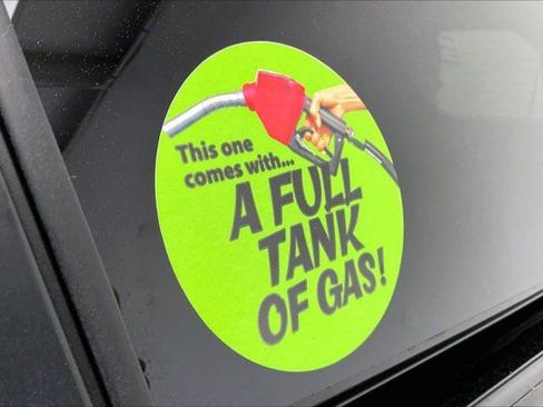 Used 2024 Toyota Sienna Limited image 35