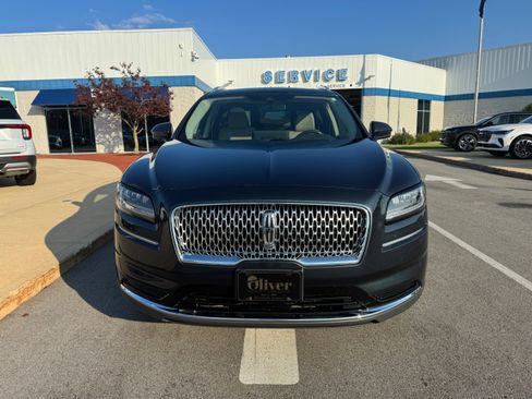 Used 2022 Lincoln Nautilus Reserve w/ Luxury Package AWD/4WD image 2