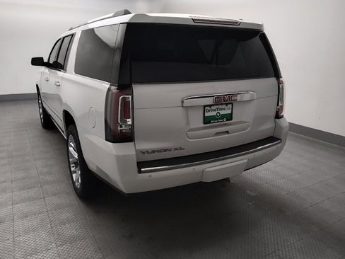 Used 2017 GMC Yukon XL Denali w/ Open Road Package AWD/4WD image 6
