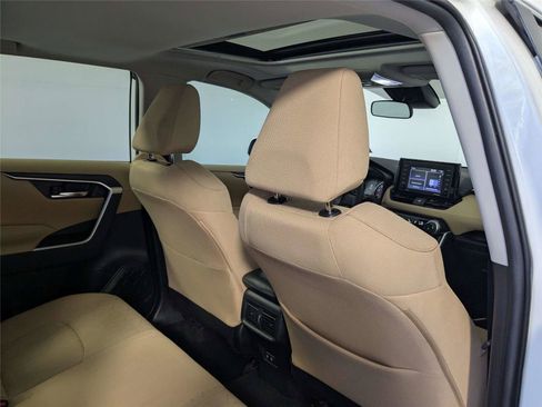 Used 2021 Toyota RAV4 XLE w/ Convenience Package image 30