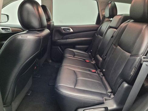 Used 2019 Nissan Pathfinder Platinum w/ Cargo Package image 18