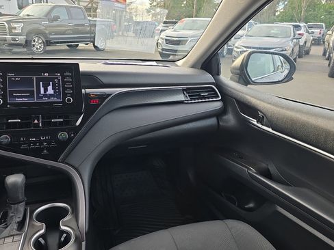 Certified 2022 Toyota Camry LE image 20