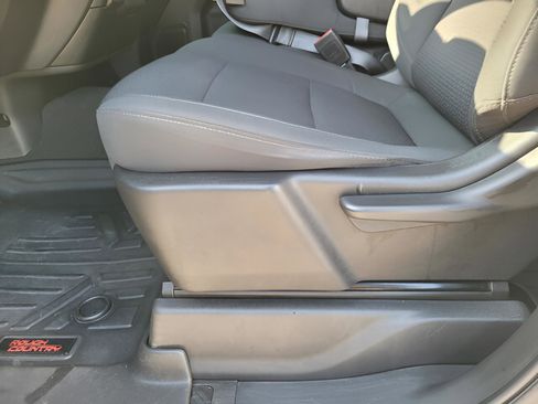 Used 2022 Chevrolet Silverado 1500 Custom image 21