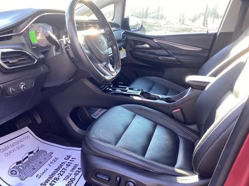 Used 2023 Chevrolet Bolt LT w/ Infotainment Package image 8
