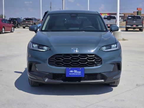 Used 2024 Honda HR-V LX image 2