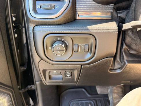 Used 2019 RAM 1500 Limited AWD/4WD image 21