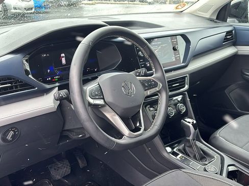 Used 2024 Volkswagen Taos SE image 26