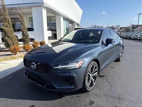 Used 2022 Volvo S60 T8 R-Design Expression w/ Advanced Package image 6