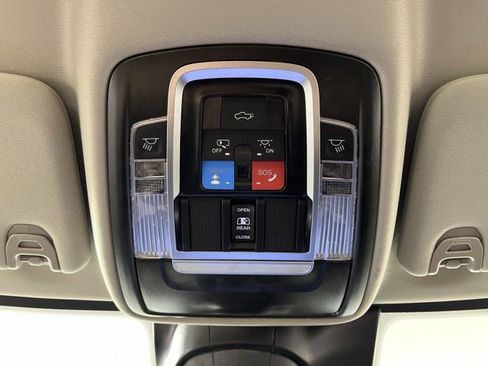 Used 2024 RAM 2500 Laramie w/ Safety Group AWD/4WD image 33