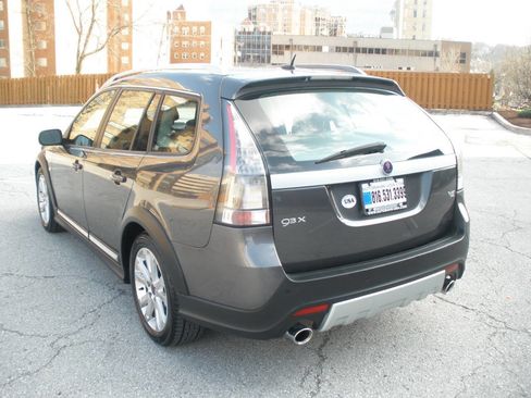 Used 2011 Saab 9-3 X image 8