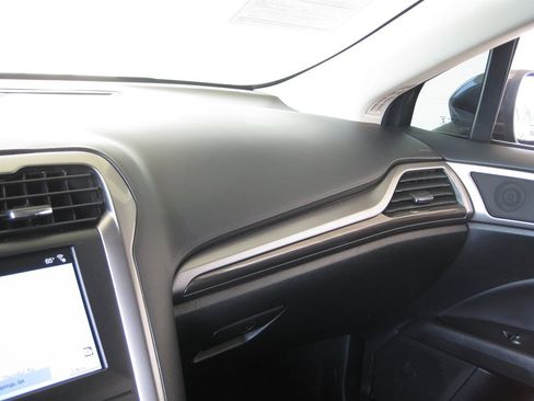 Used 2019 Ford Fusion SEL FWD image 22