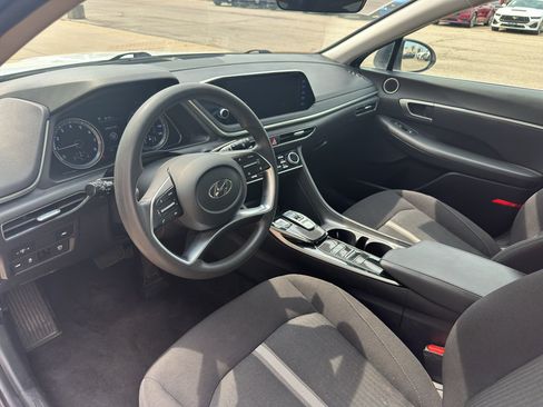 Used 2023 Hyundai Sonata SEL FWD image 2