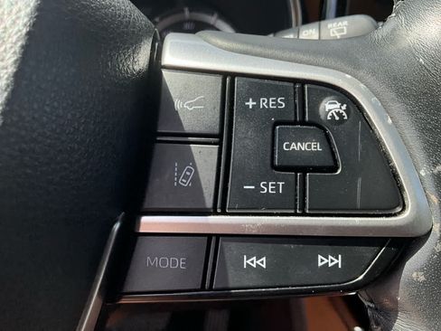 Used 2022 Toyota Highlander Platinum AWD/4WD image 24