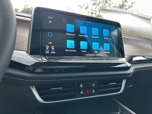 New 2026 Volkswagen Atlas SE image 32