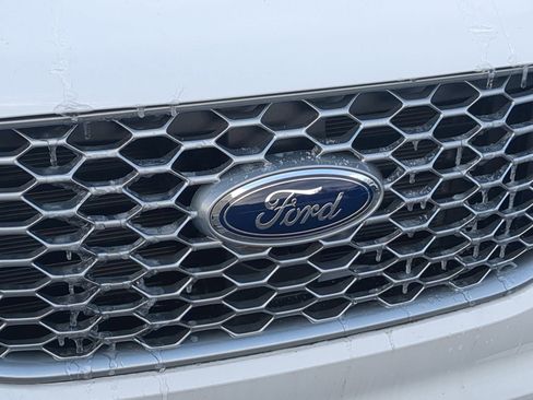 Used 2024 Ford Edge SE image 14