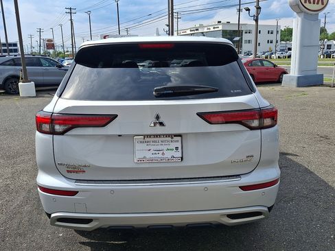 Used 2023 Mitsubishi Outlander SE AWD/4WD image 4