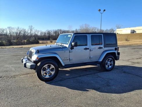 Used 2018 Jeep Wrangler Unlimited Sahara image 36