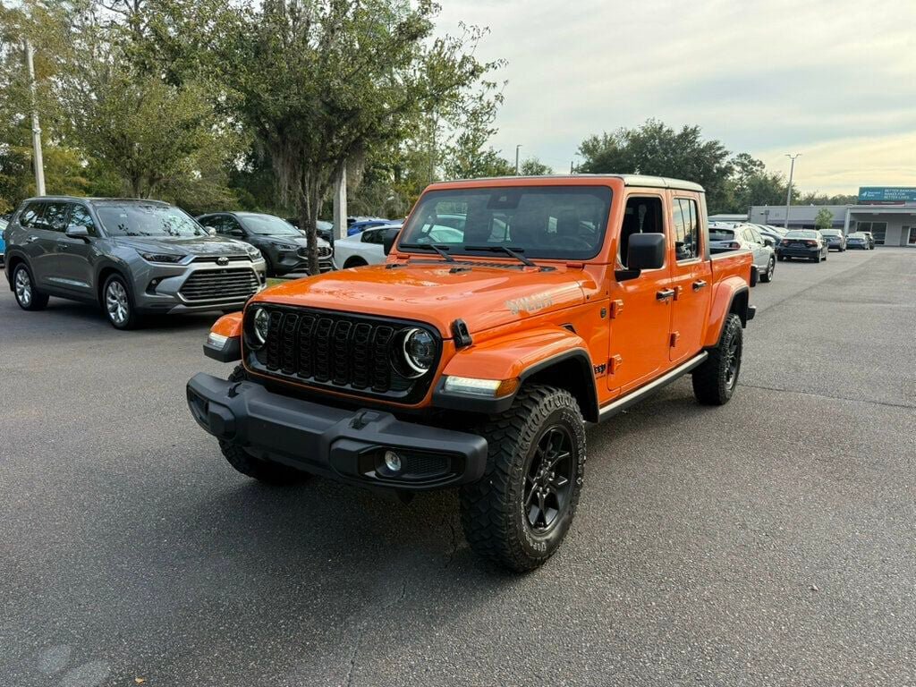 Used 2025 Jeep Gladiator Sport AWD/4WD image 1