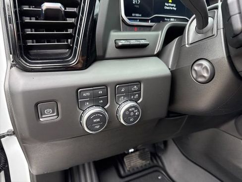 Used 2023 GMC Sierra 1500 AT4 w/ Technology Package AWD/4WD image 19
