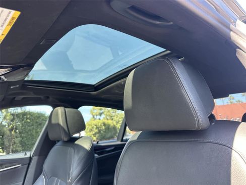 Used 2021 BMW M550i xDrive w/ Executive Package image 32