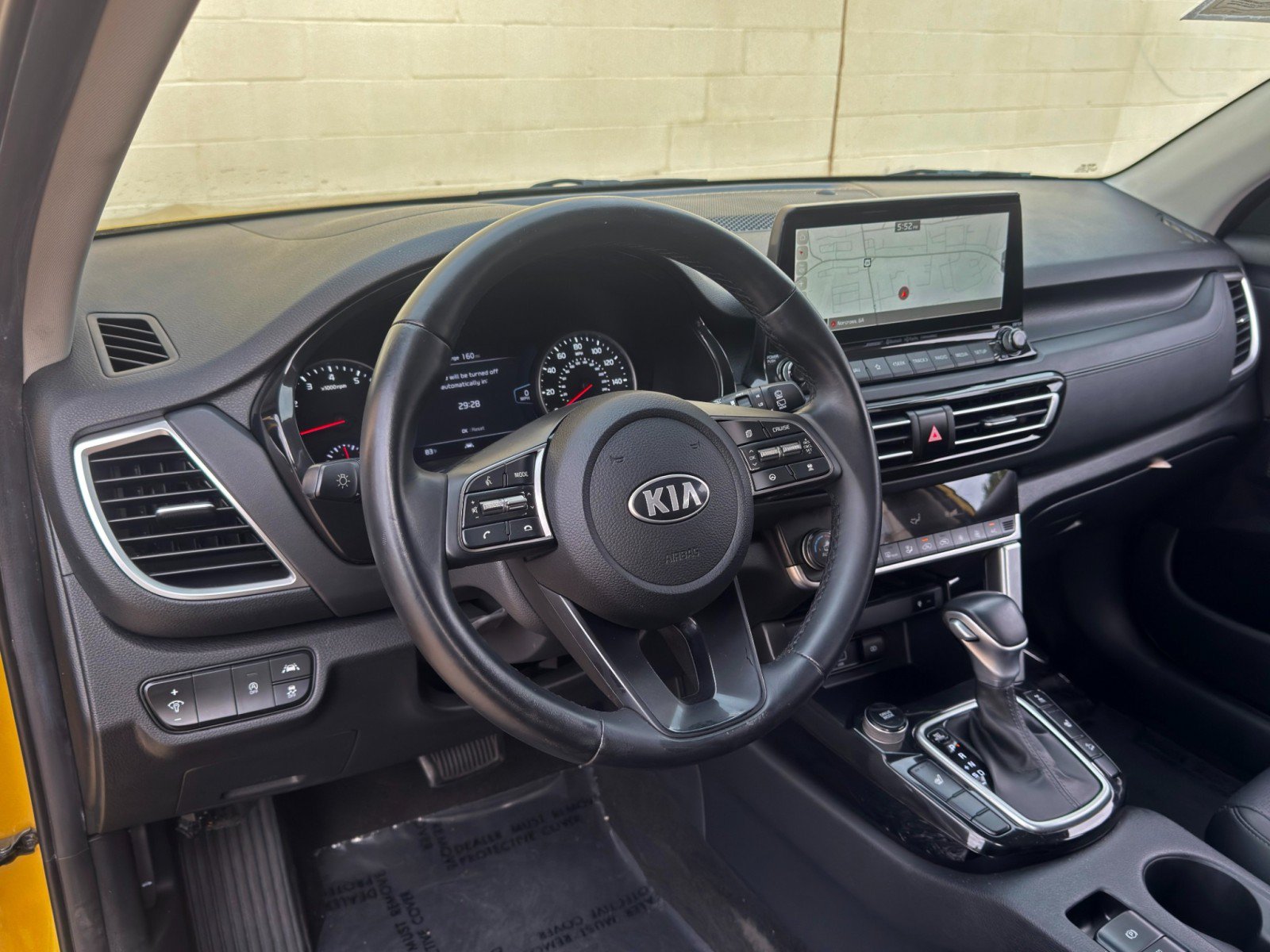Used 2021 Kia Seltos SX w/ SX Sunroof Package AWD/4WD image 13